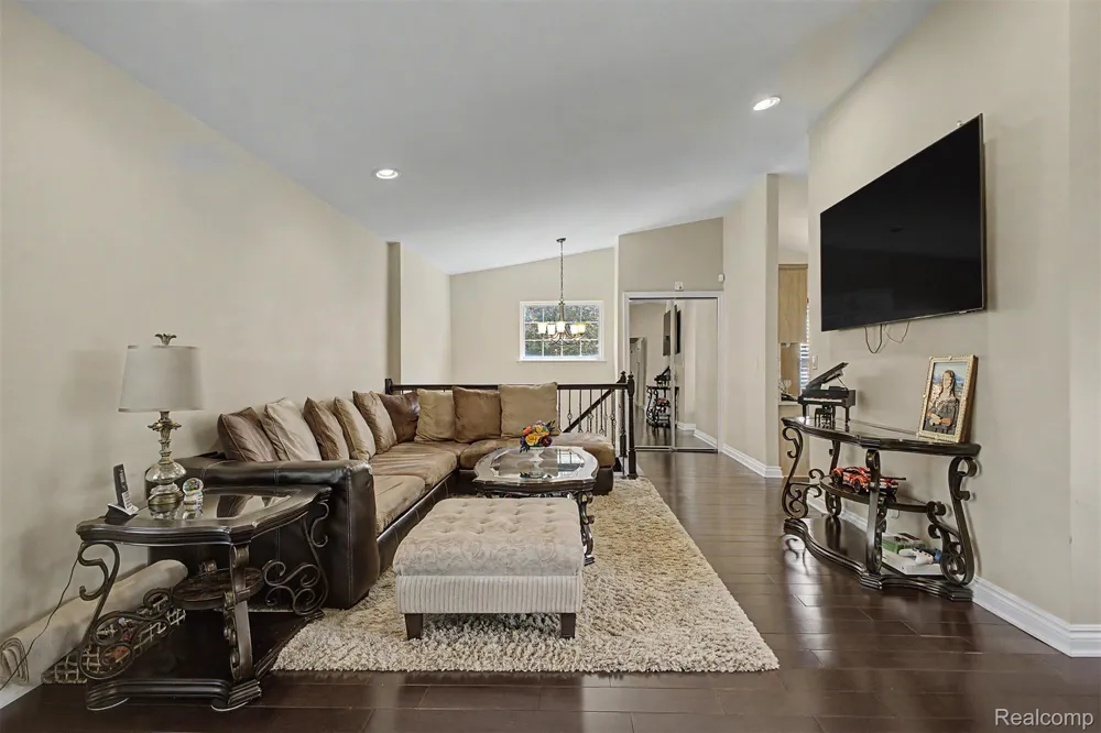20872 E Glen Haven Circle #30 Northville City, MI 48167