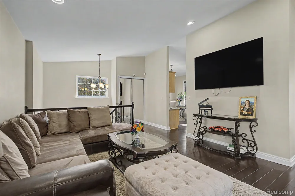 20872 E Glen Haven Circle #30 Northville City, MI 48167