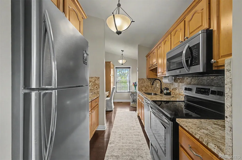 20872 E Glen Haven Circle #30 Northville City, MI 48167
