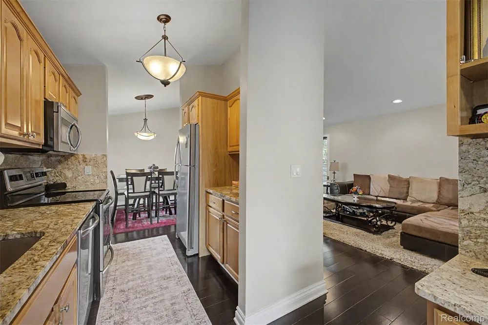 20872 E Glen Haven Circle #30 Northville City, MI 48167