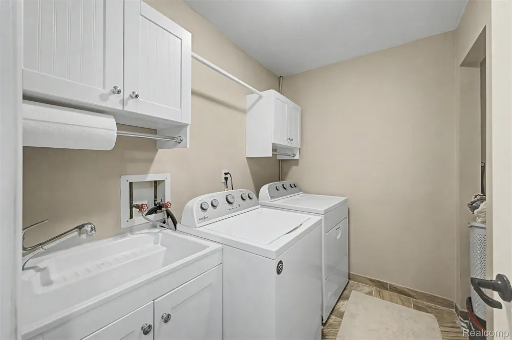 20872 E Glen Haven Circle #30 Northville City, MI 48167