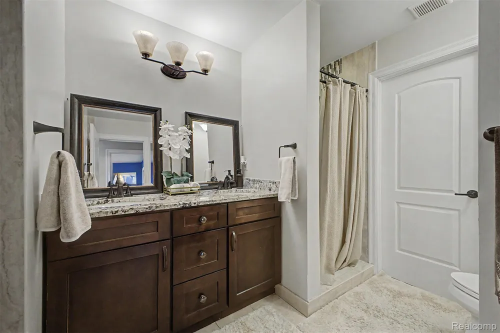 20872 E Glen Haven Circle #30 Northville City, MI 48167