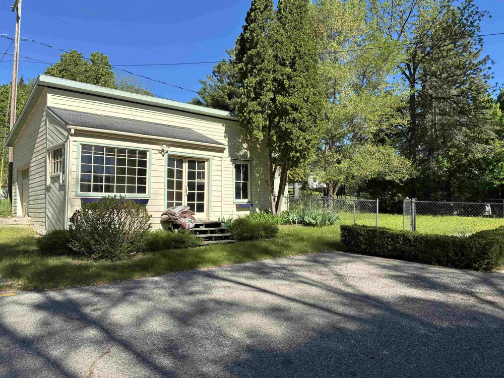 407 Bridge Forest Home Township, MI 49615
