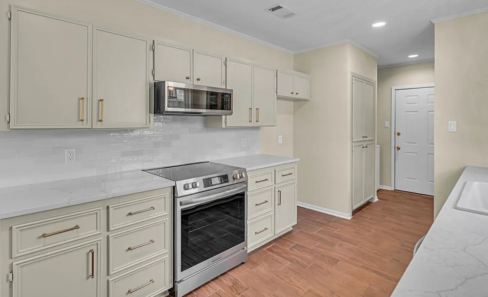 102 S Avenue Q Clifton, TX 76634