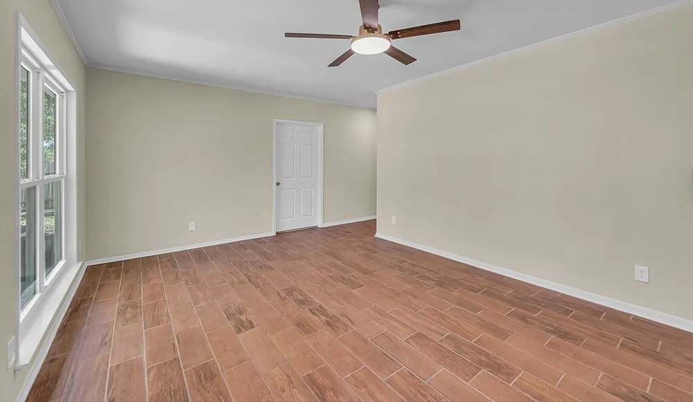 102 S Avenue Q Clifton, TX 76634