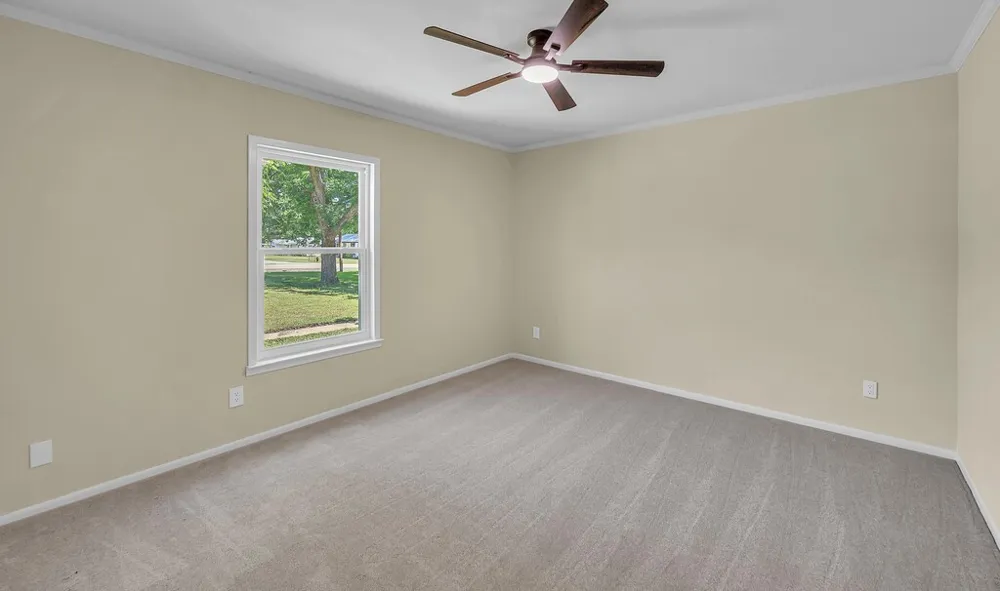102 S Avenue Q Clifton, TX 76634
