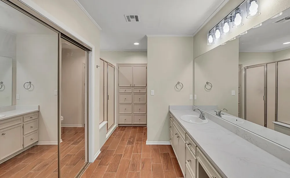102 S Avenue Q Clifton, TX 76634