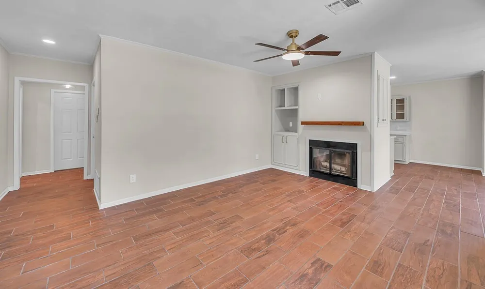 102 S Avenue Q Clifton, TX 76634
