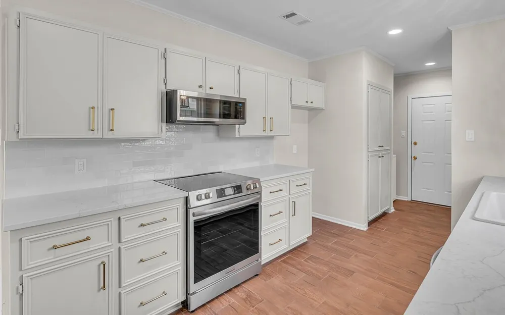 102 S Avenue Q Clifton, TX 76634