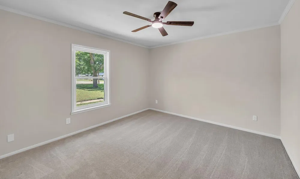 102 S Avenue Q Clifton, TX 76634