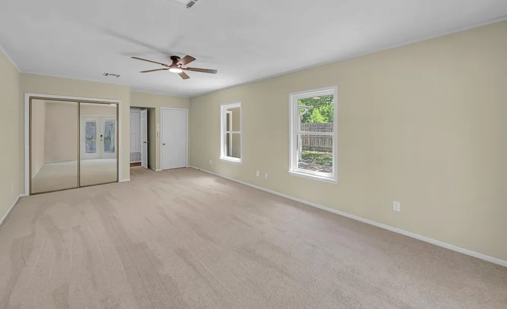 102 S Avenue Q Clifton, TX 76634