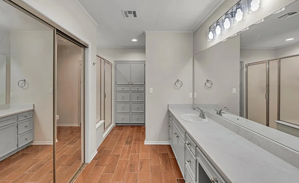 102 S Avenue Q Clifton, TX 76634