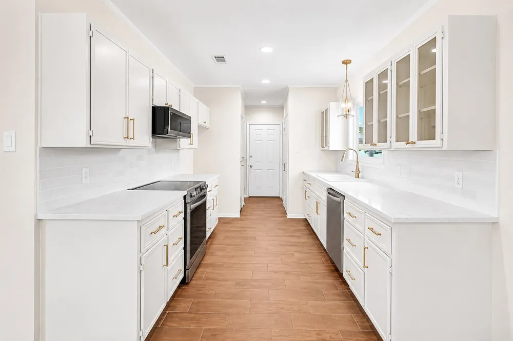 102 S Avenue Q Clifton, TX 76634