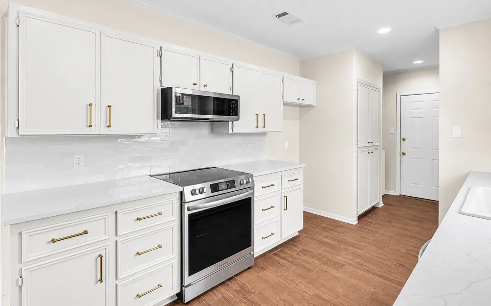 102 S Avenue Q Clifton, TX 76634