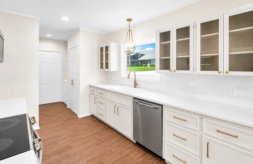 102 S Avenue Q Clifton, TX 76634