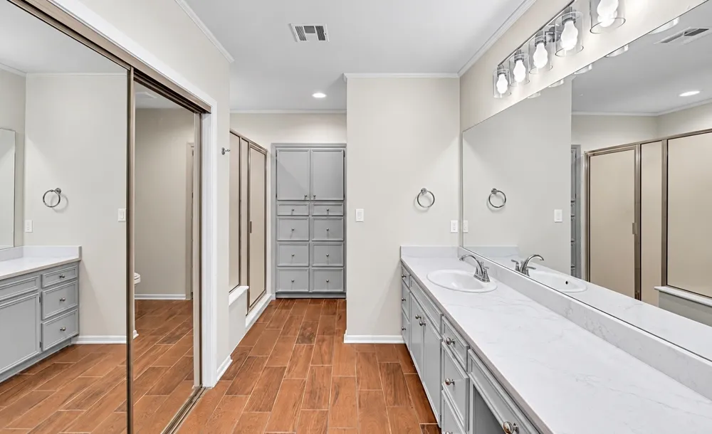 102 S Avenue Q Clifton, TX 76634