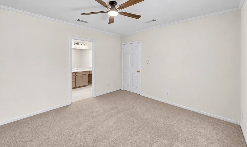 102 S Avenue Q Clifton, TX 76634