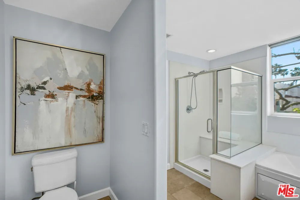 14412 Killion Street #205 Sherman Oaks, CA 91401