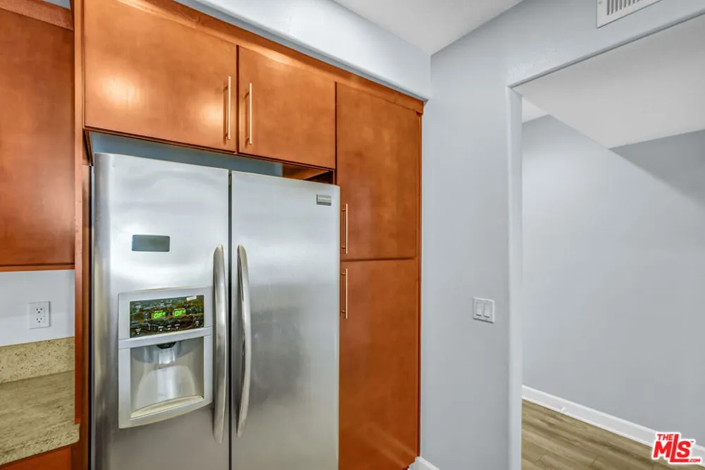 14412 Killion Street #205 Sherman Oaks, CA 91401