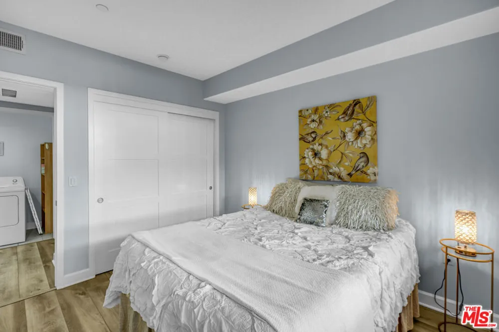 14412 Killion Street #205 Sherman Oaks, CA 91401