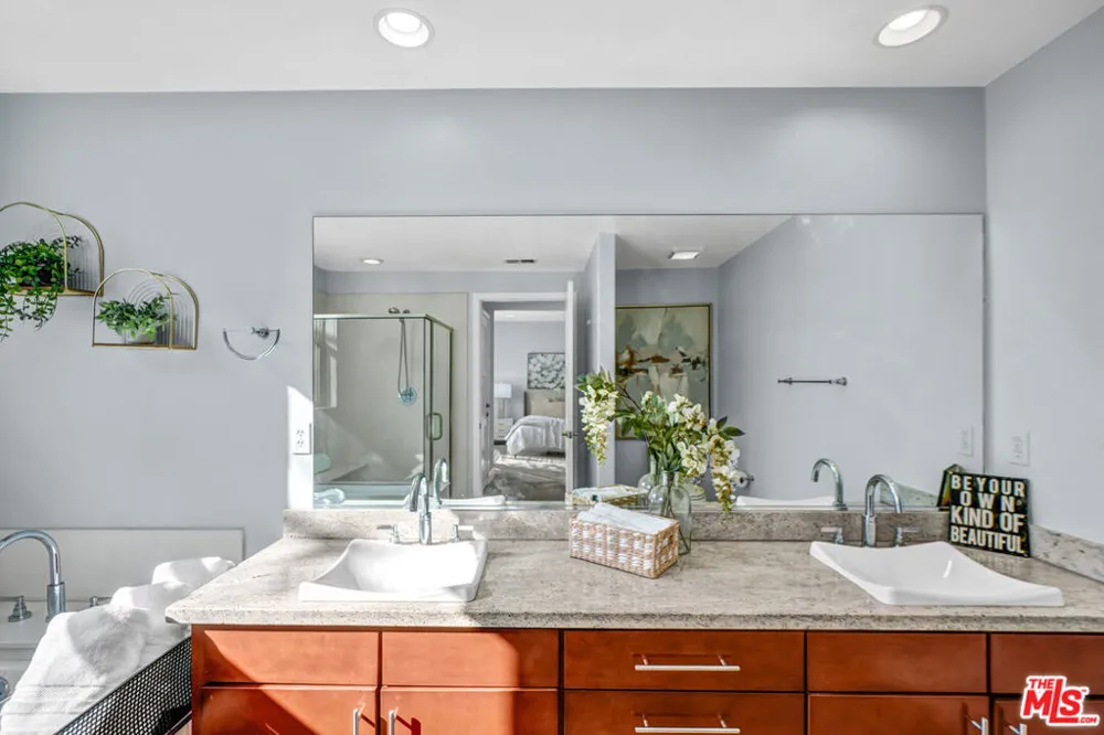 14412 Killion Street #205 Sherman Oaks, CA 91401