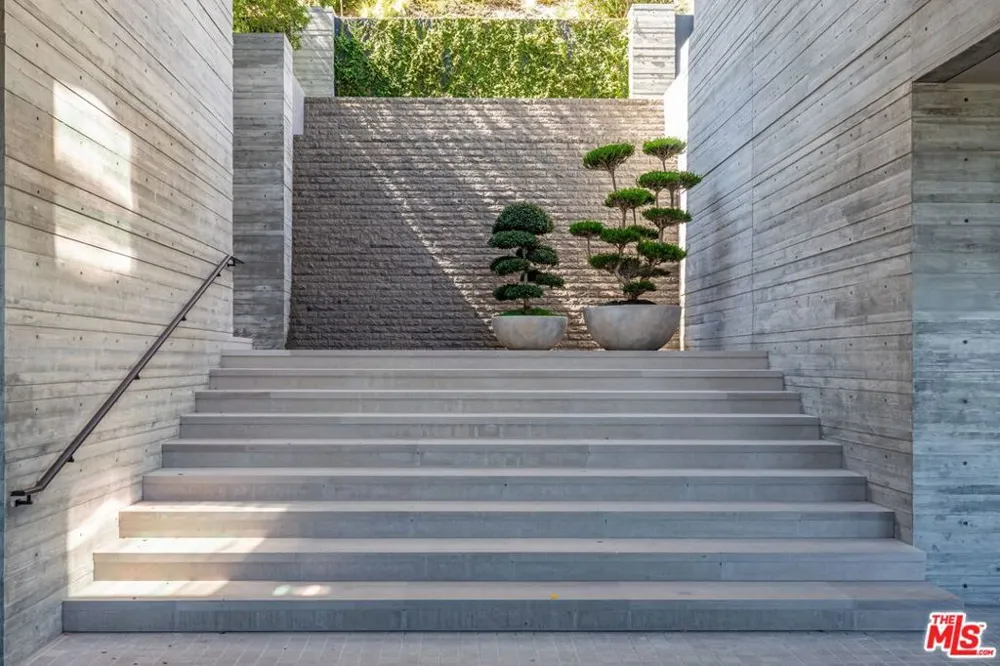 7661 Curson Terrace Los Angeles, CA 90046