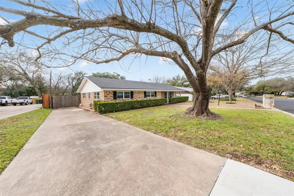 740 Wedgewood Drive Woodway, TX 76712
