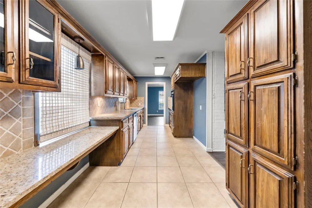 740 Wedgewood Drive Woodway, TX 76712