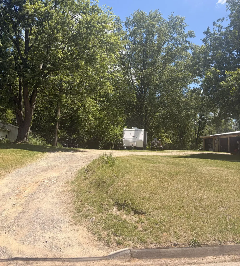 627 Fairyland Avenue Jackson, MI 49202