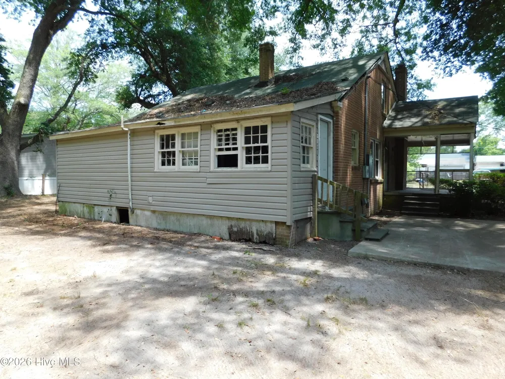 7 First Street Laurinburg, NC 28352