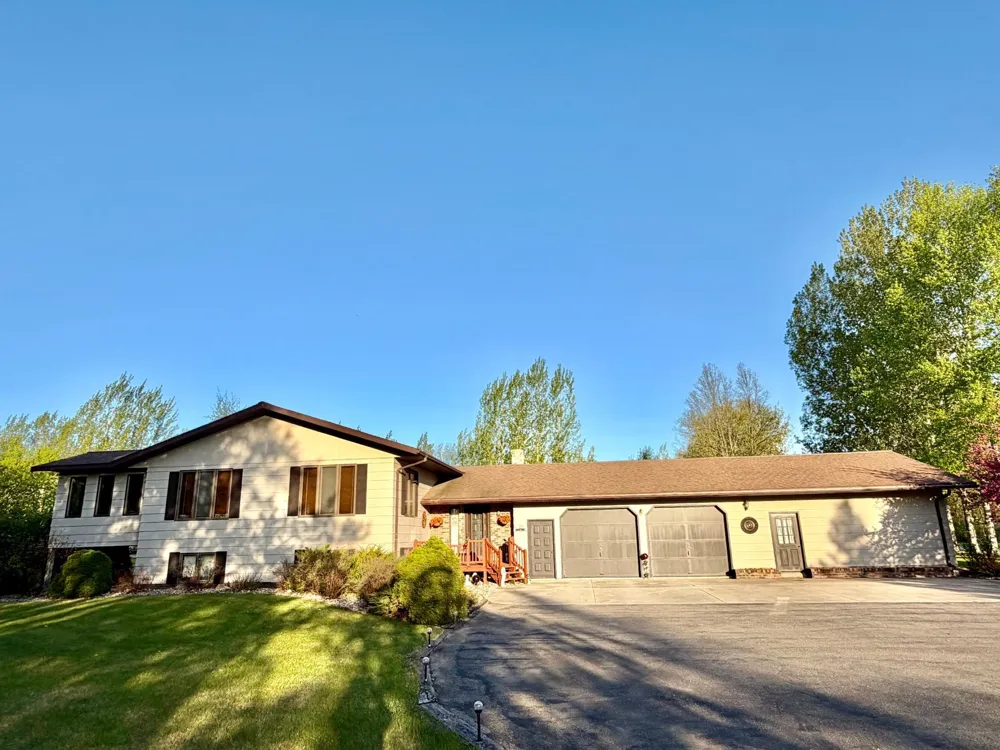 101 17th Avenue NE Roseau, MN 56751