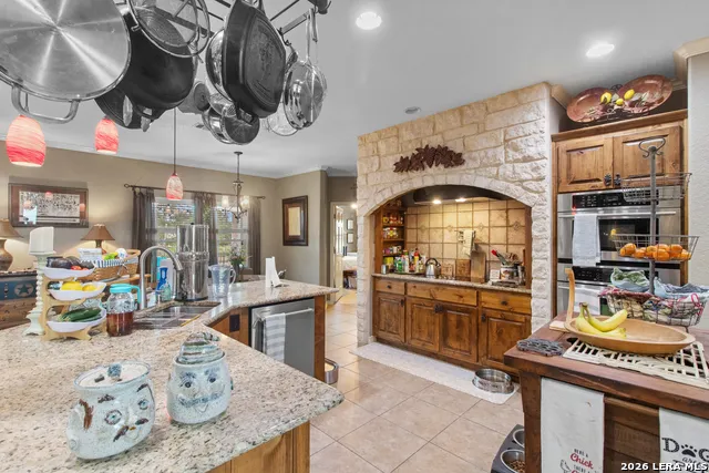 212 ANTLER CIR Bandera, TX 78003