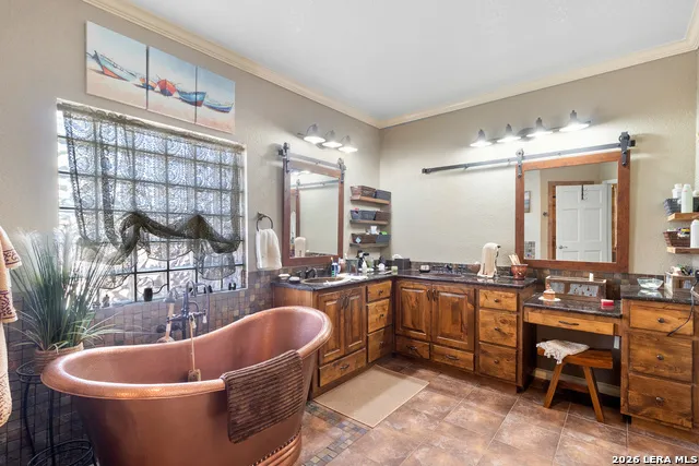 212 ANTLER CIR Bandera, TX 78003