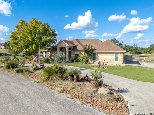 212 ANTLER CIR Bandera, TX 78003