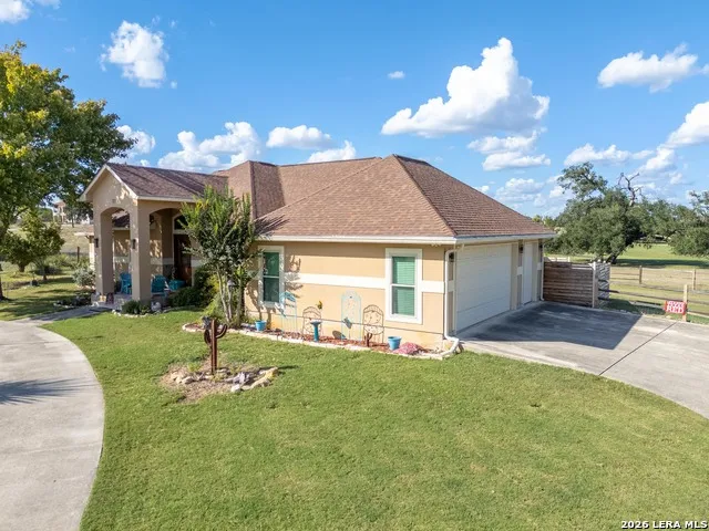 212 ANTLER CIR Bandera, TX 78003