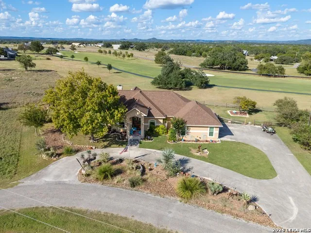 212 ANTLER CIR Bandera, TX 78003
