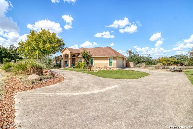 212 ANTLER CIR Bandera, TX 78003