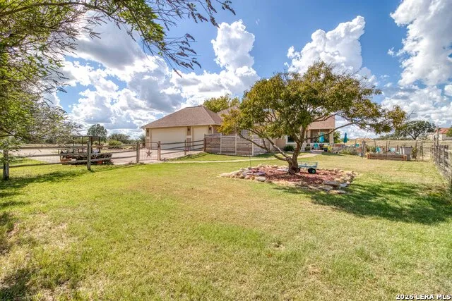 212 ANTLER CIR Bandera, TX 78003