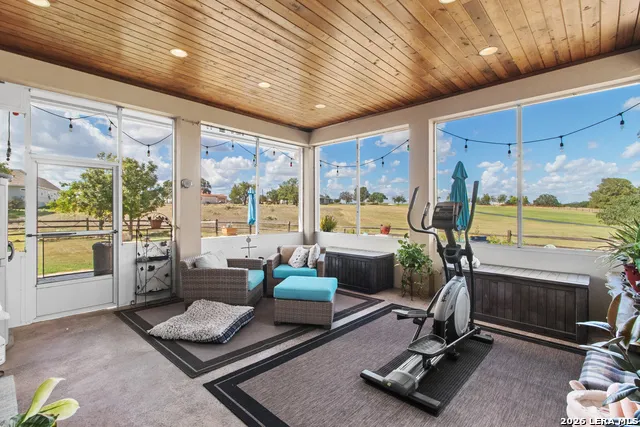 212 ANTLER CIR Bandera, TX 78003