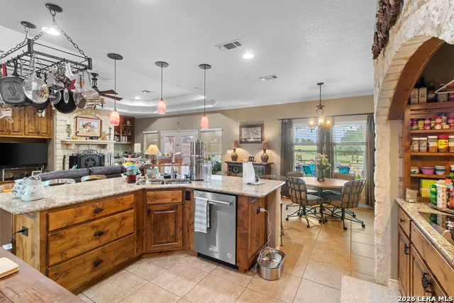 212 ANTLER CIR Bandera, TX 78003