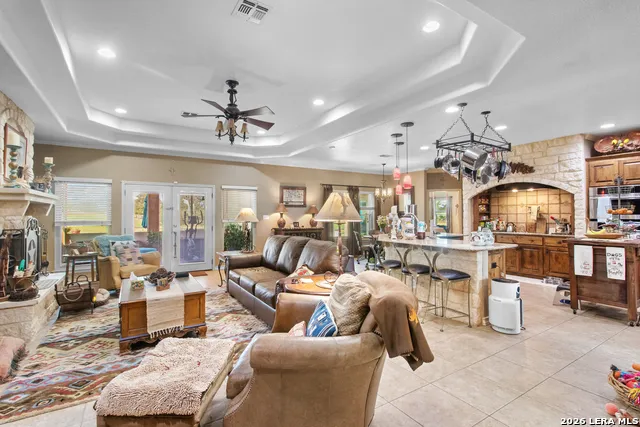 212 ANTLER CIR Bandera, TX 78003