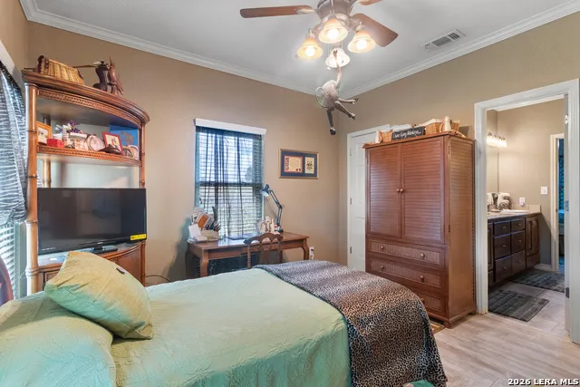 212 ANTLER CIR Bandera, TX 78003