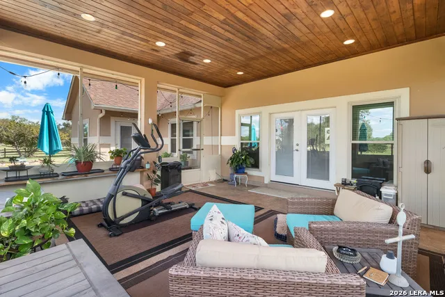 212 ANTLER CIR Bandera, TX 78003