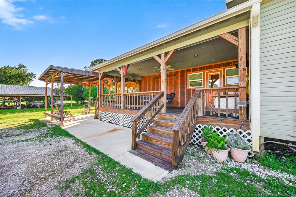2240 Meyer Road Beasley, TX 77417