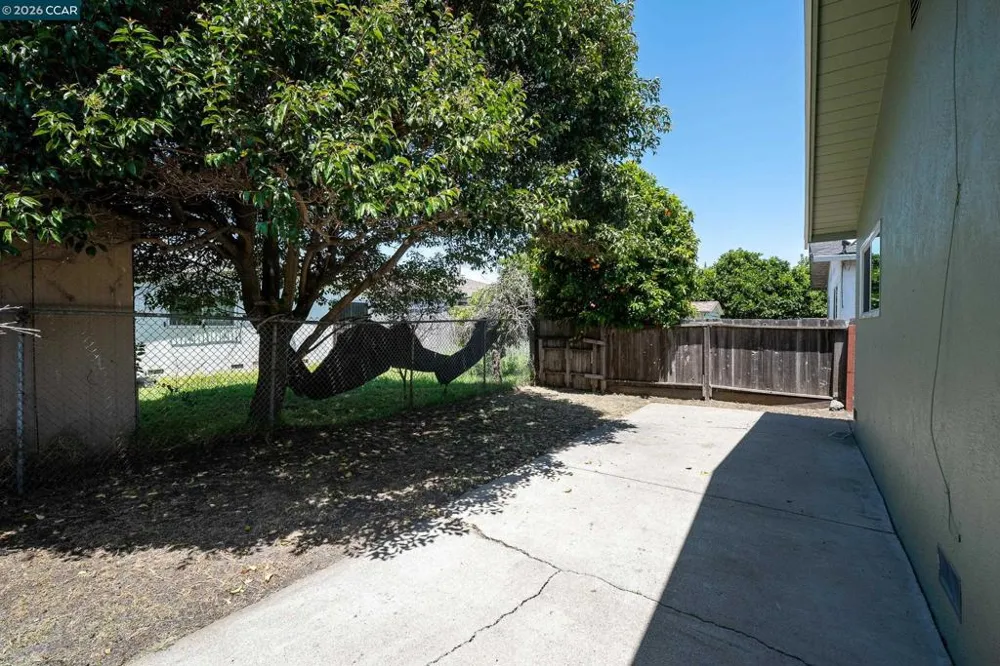 2913 16Th St San Pablo, CA 94806