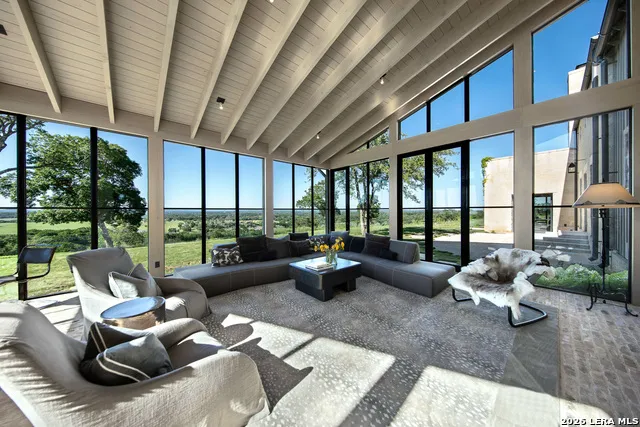 850 SISTERDALE RD Boerne, TX 78006