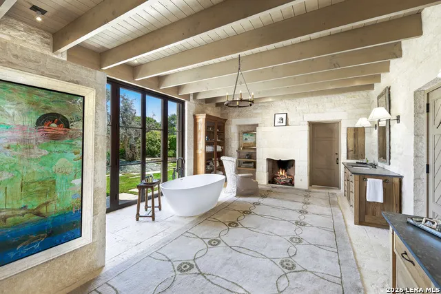 850 SISTERDALE RD Boerne, TX 78006