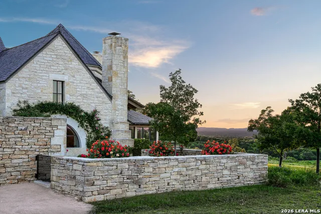 850 SISTERDALE RD Boerne, TX 78006