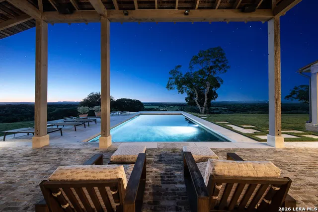 850 SISTERDALE RD Boerne, TX 78006