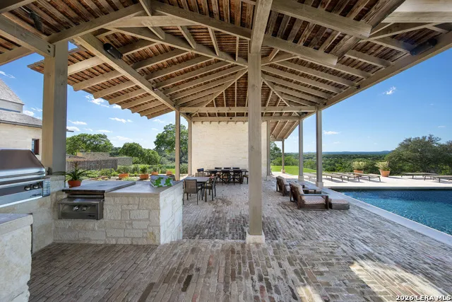 850 SISTERDALE RD Boerne, TX 78006